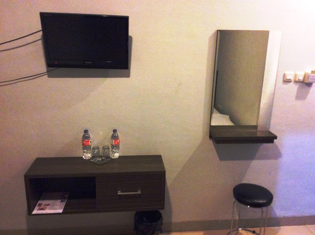 Hotel Diamond Makassar Oda fotoğraf