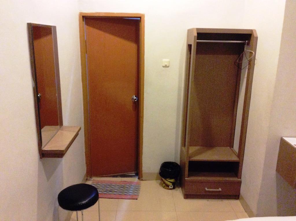 Hotel Diamond Makassar Oda fotoğraf