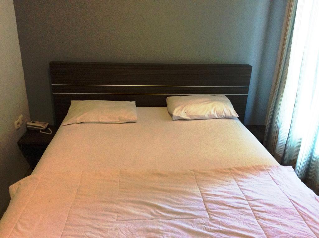 Hotel Diamond Makassar Oda fotoğraf